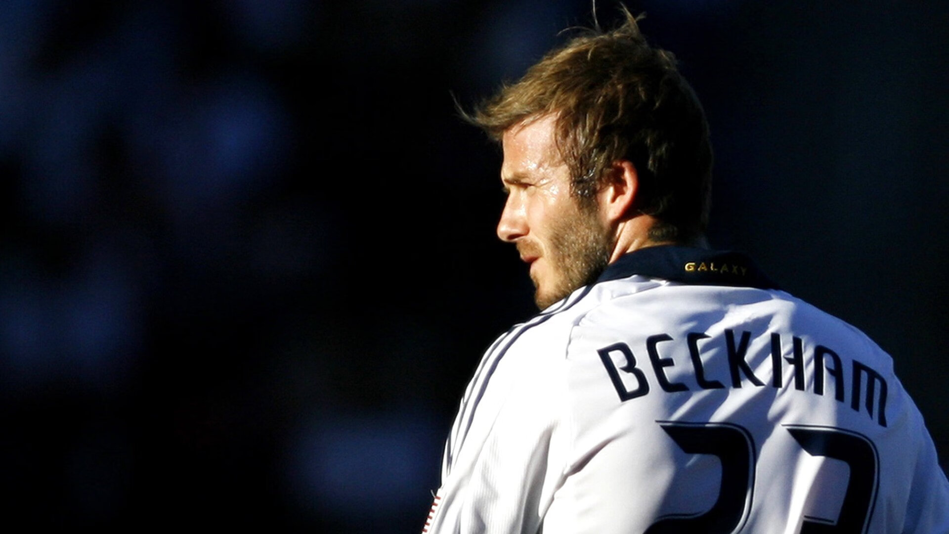 奥斯梅恩关键制胜改写非洲足球史，伊朗强势晋级映照亚洲崛起，阿根廷卫冕之路的全球足球新启示