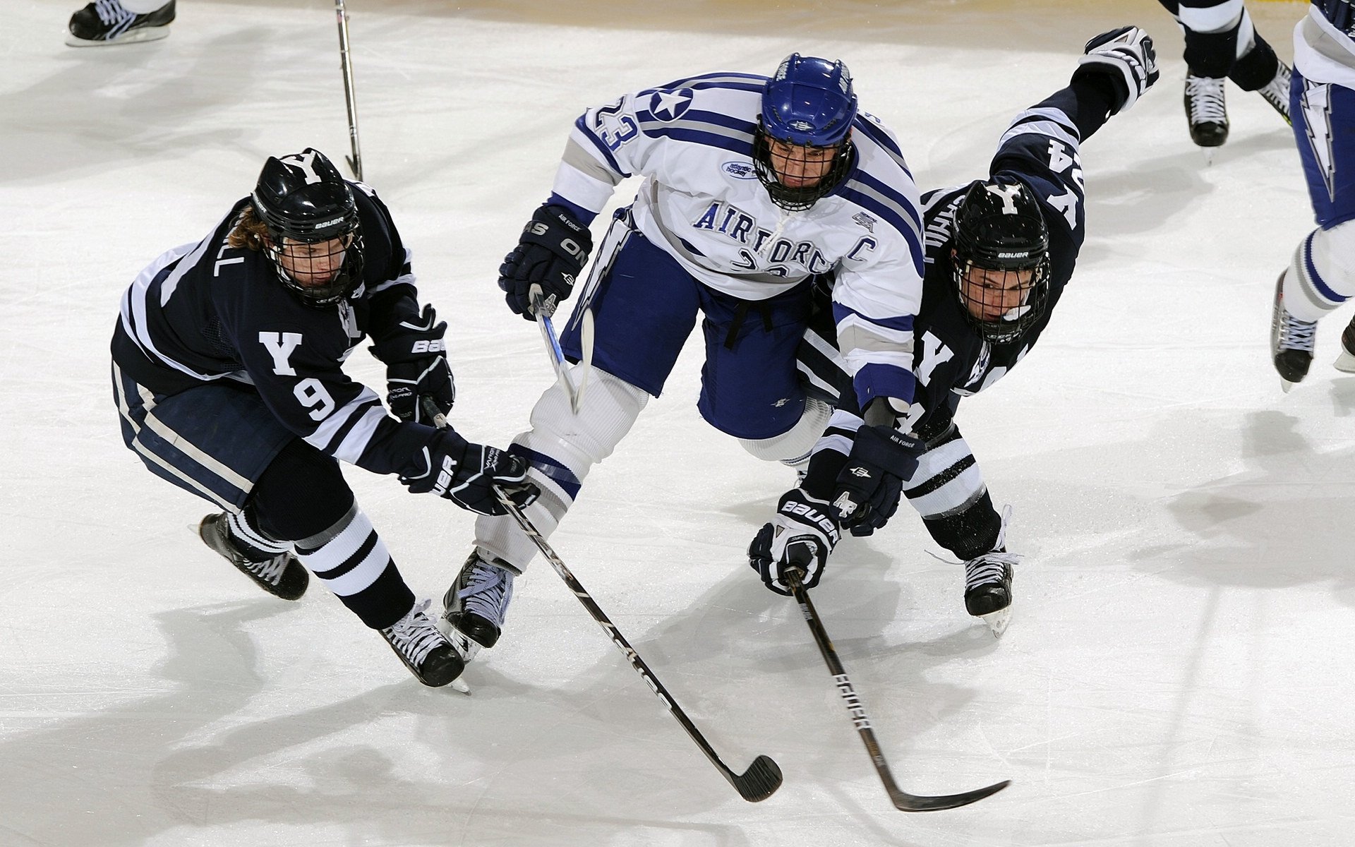 雄鹿铁蹄踏碎鹈鹕，保罗变速齿轮掌控攻防命脉