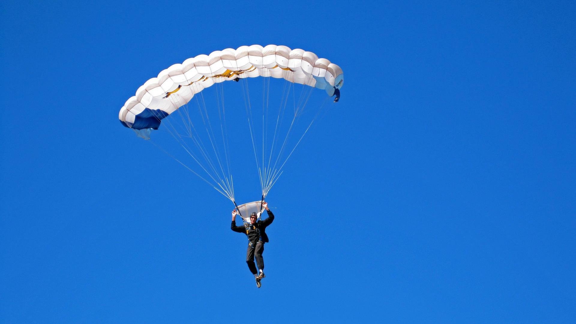 文班亚马末节封神，广厦战术如刀收割猛龙